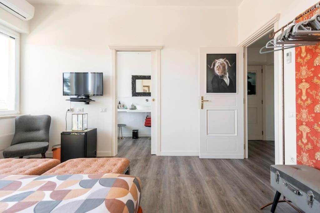 Eleventh Floor Suites Кальярі Екстер'єр фото